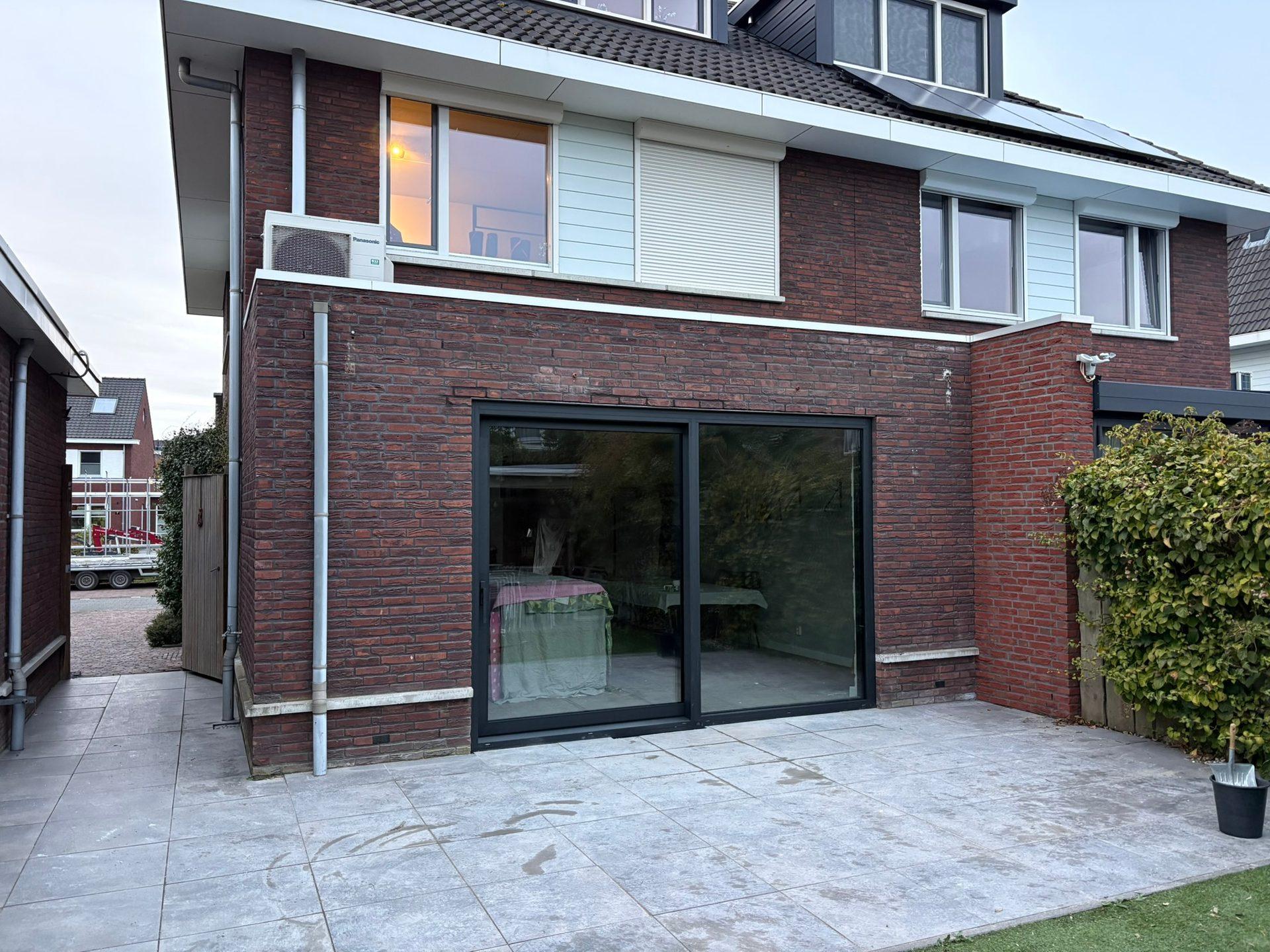 Schuifpui met muurdoorbraak Cuijk - Cuijk